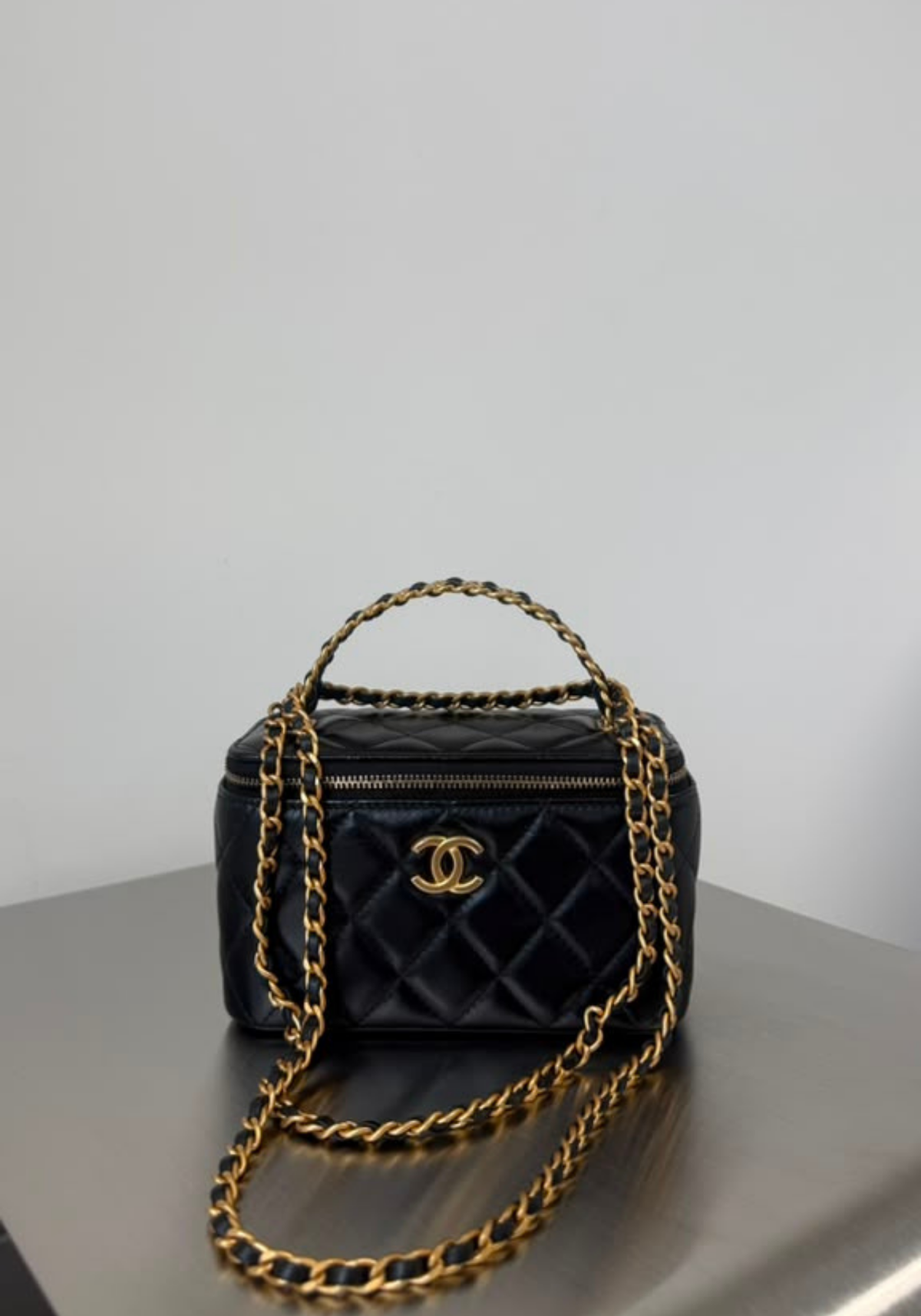 Vanity Case With Handle
