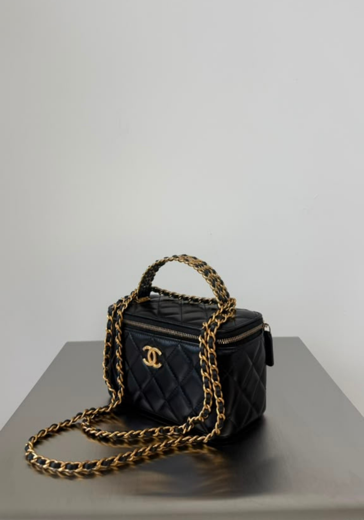Vanity Case With Handle
