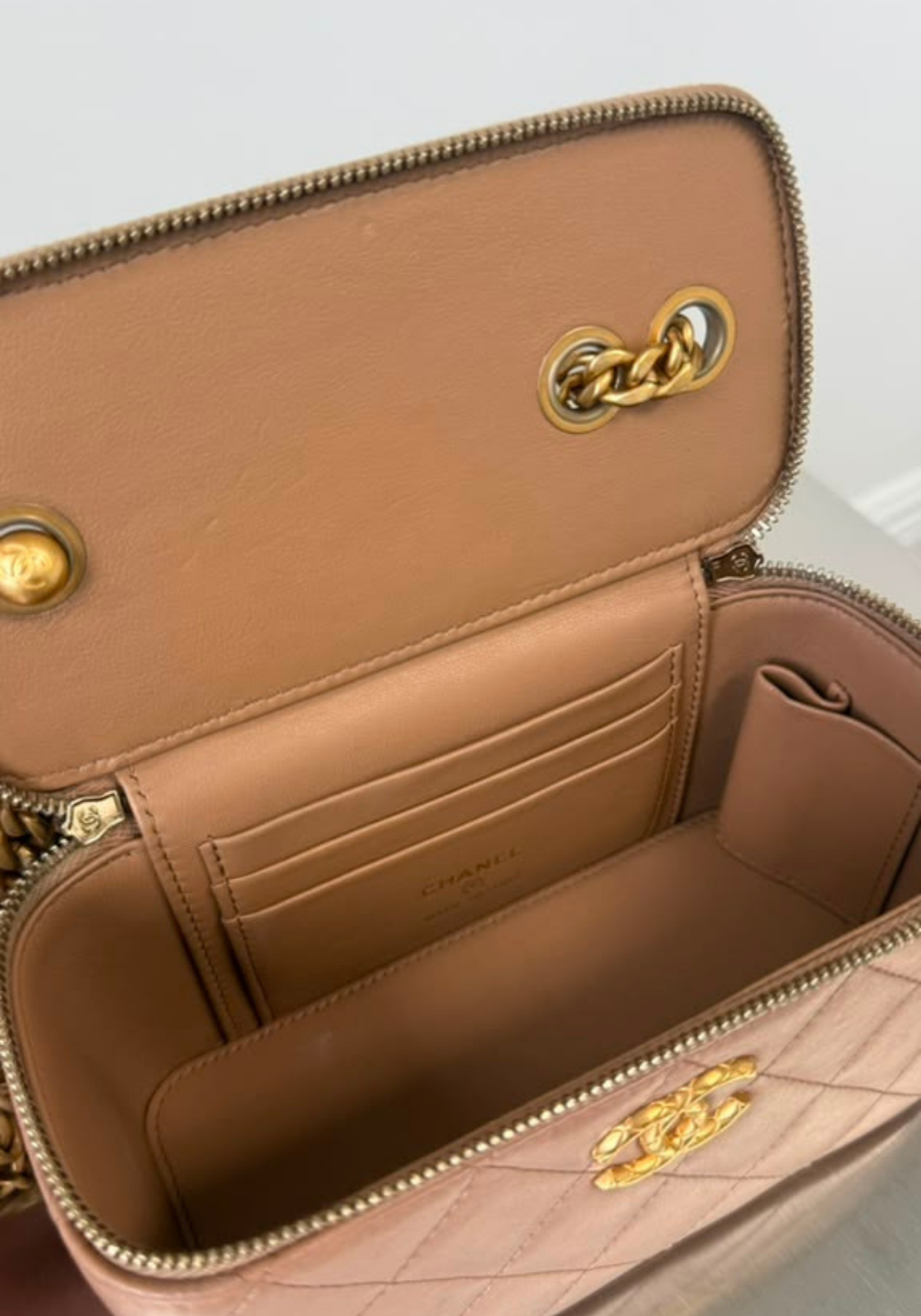 Coco Crush Vanity Case