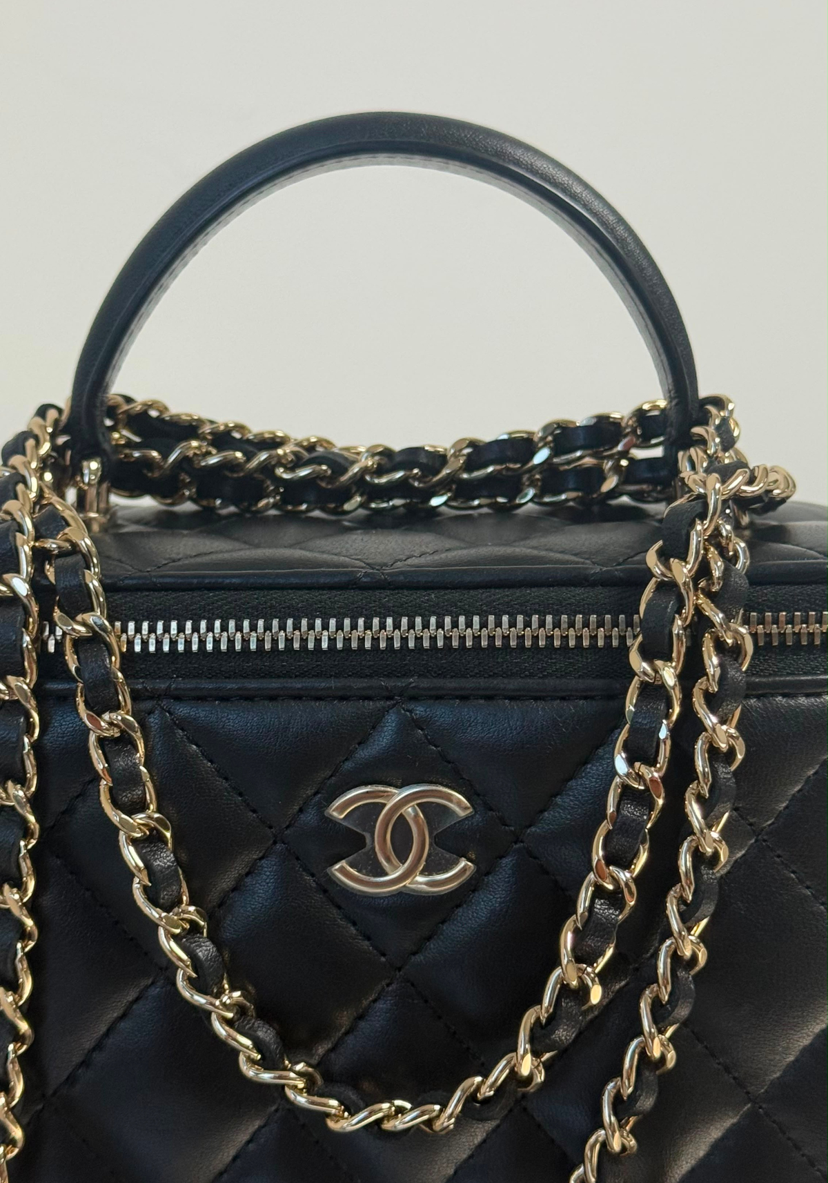 BRAND NEW Vanity Case With Handle