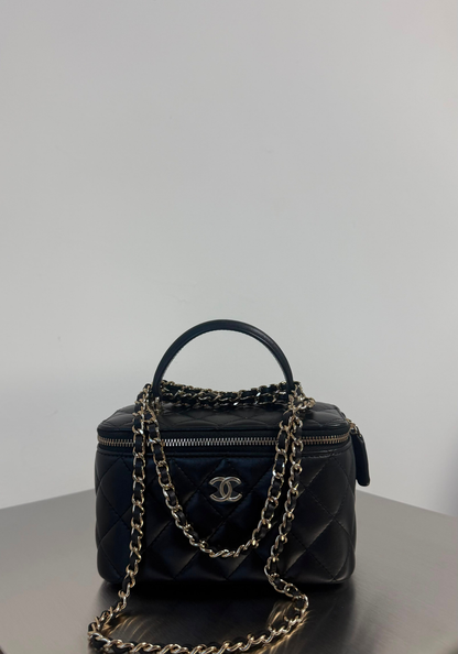 BRAND NEW Vanity Case With Handle