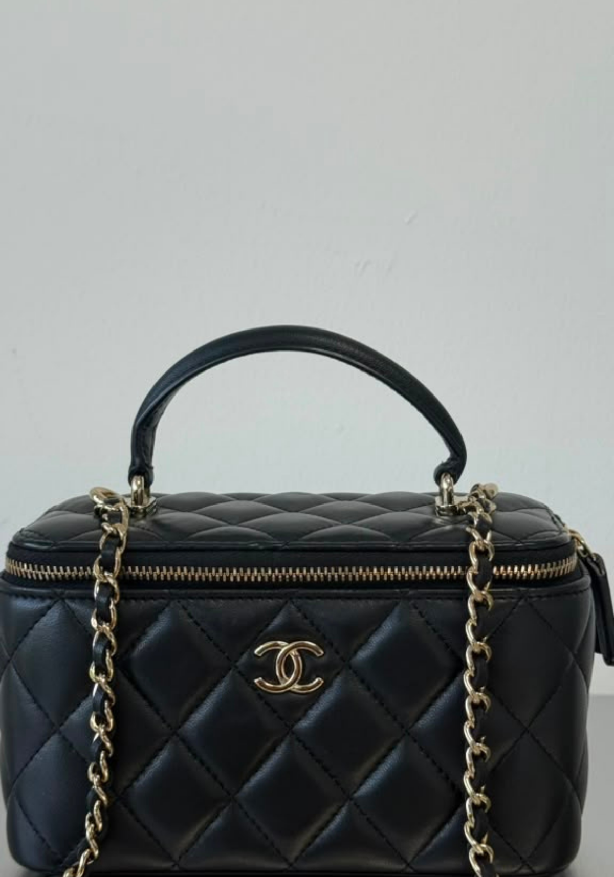 Vanity Case With Handle