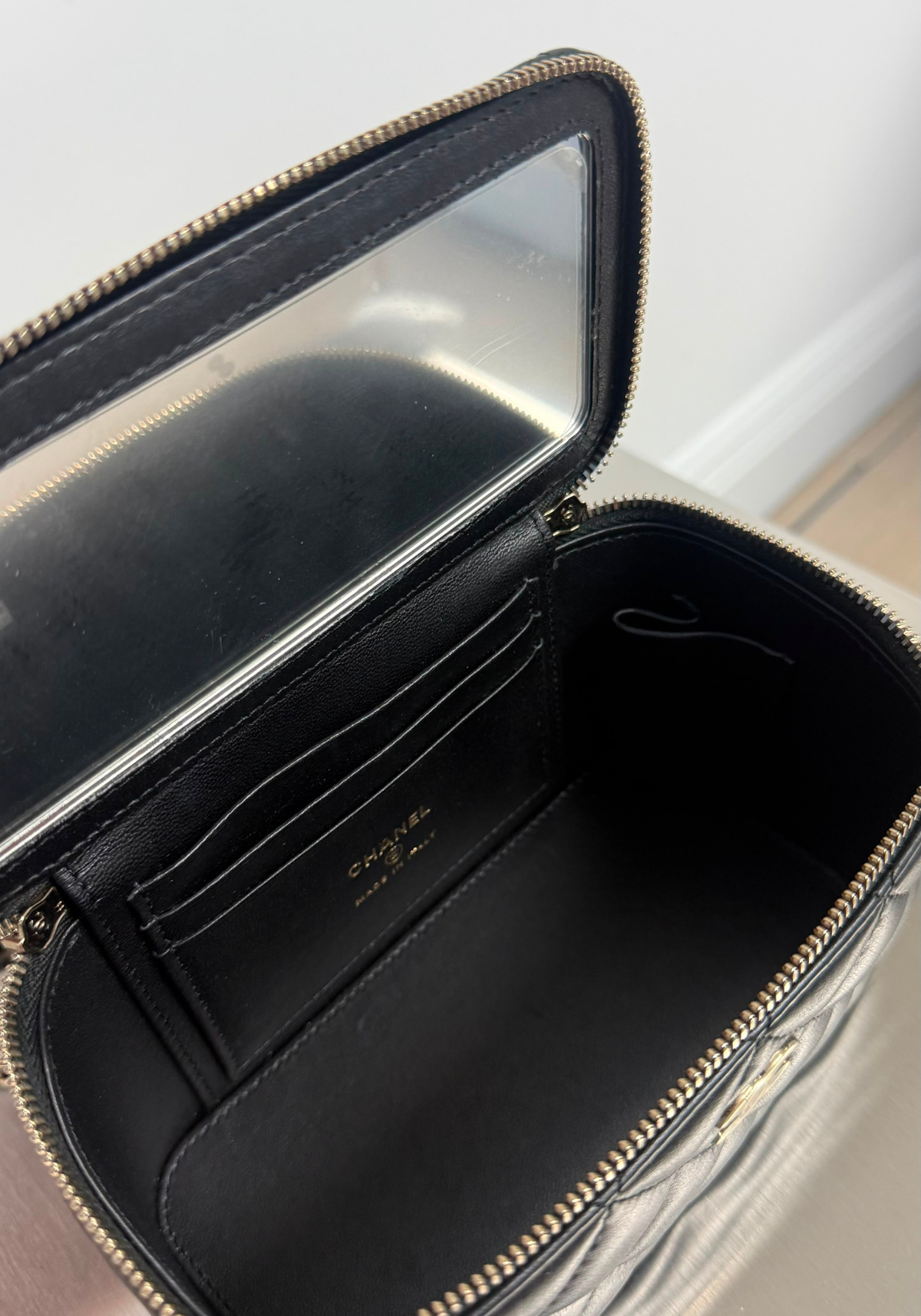 BRAND NEW Vanity Case With Handle