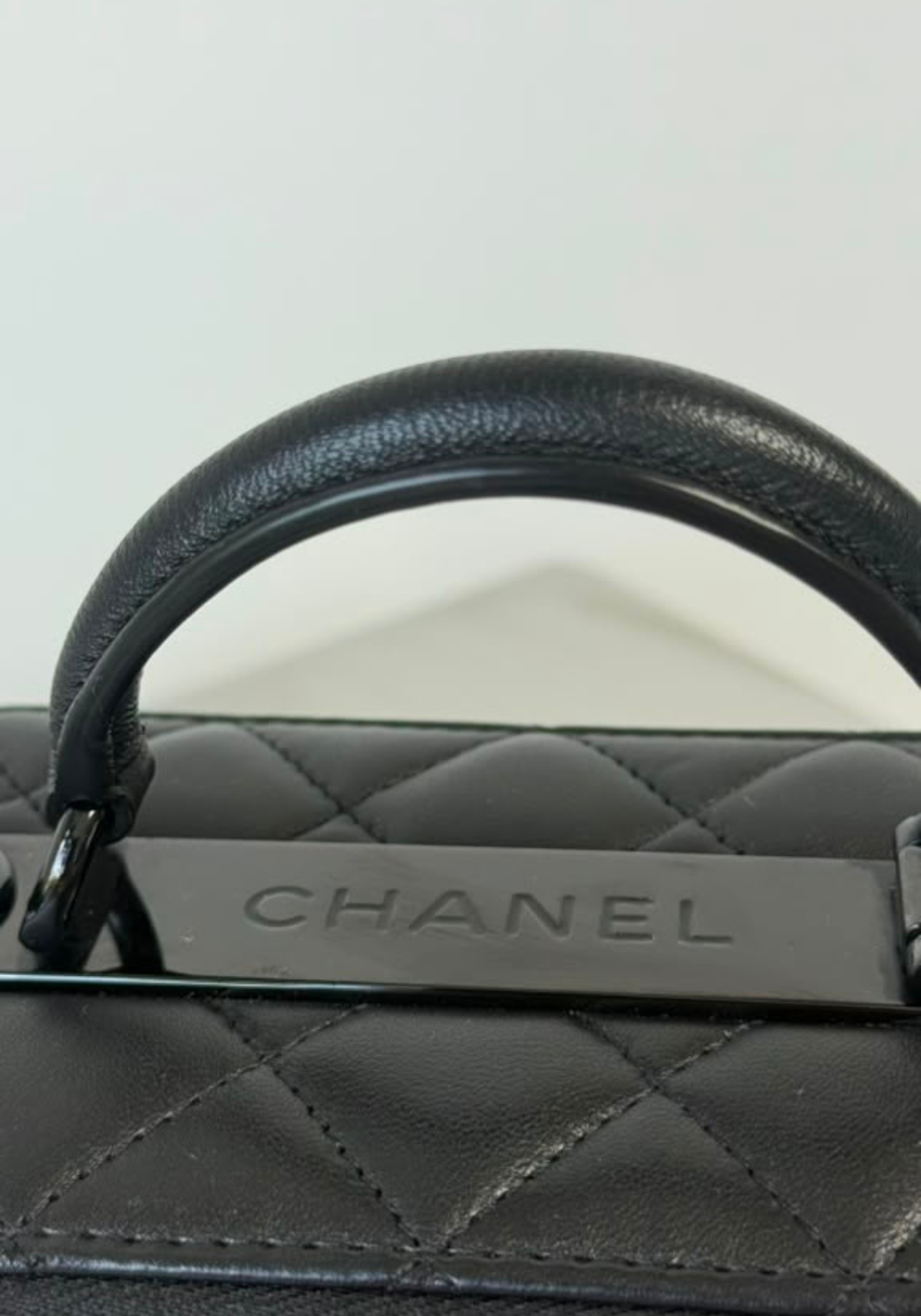 Vanity Case With Handle