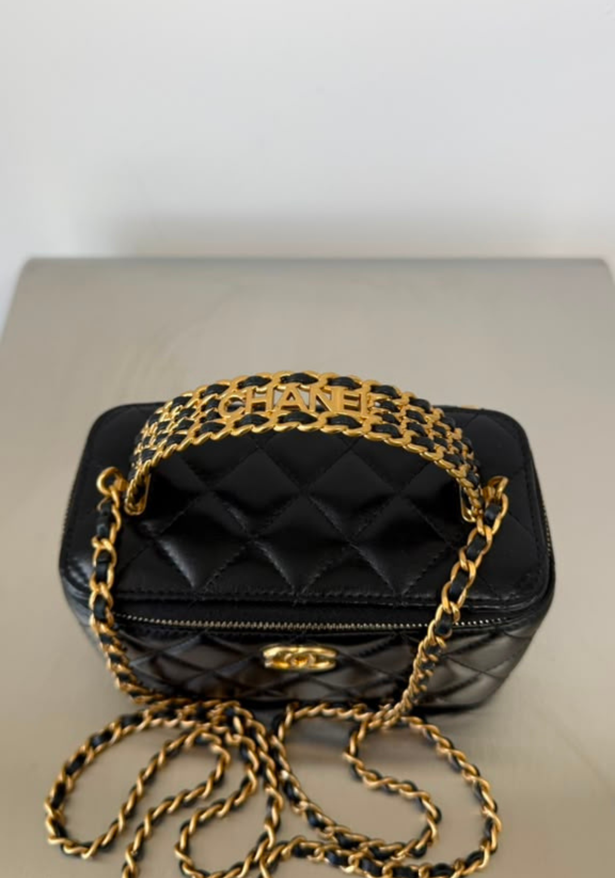 Vanity Case With Handle